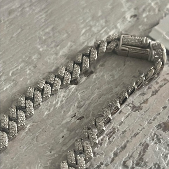 Simons Dazzling Silver Necklace - Picture 4 of 4